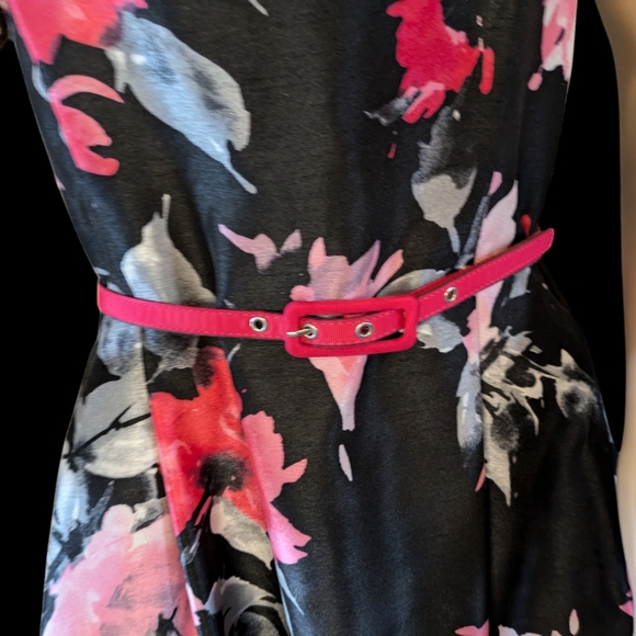 Madeline Leigh floral cinched waist dress and pink black and white - Picture 3 of 4